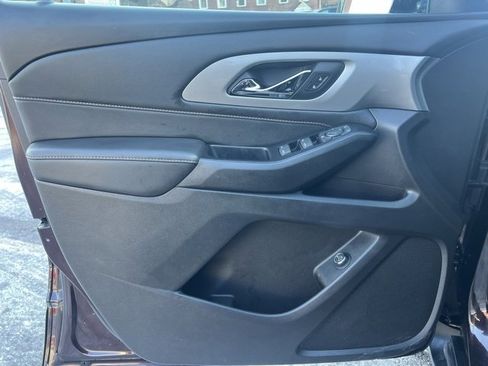 Used 2020 Chevrolet Traverse LT w/ Driver Confidence II Package image 12