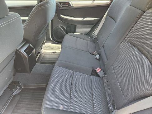 Used 2019 Subaru Outback 2.5i AWD/4WD image 32