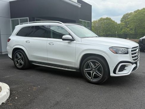 Used 2026 Mercedes-Benz GLS 450 4MATIC image 11