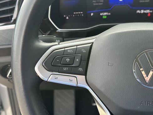 Used 2024 Volkswagen Jetta SE image 22