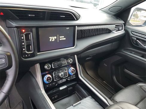 Used 2022 GMC Yukon XL Denali image 26