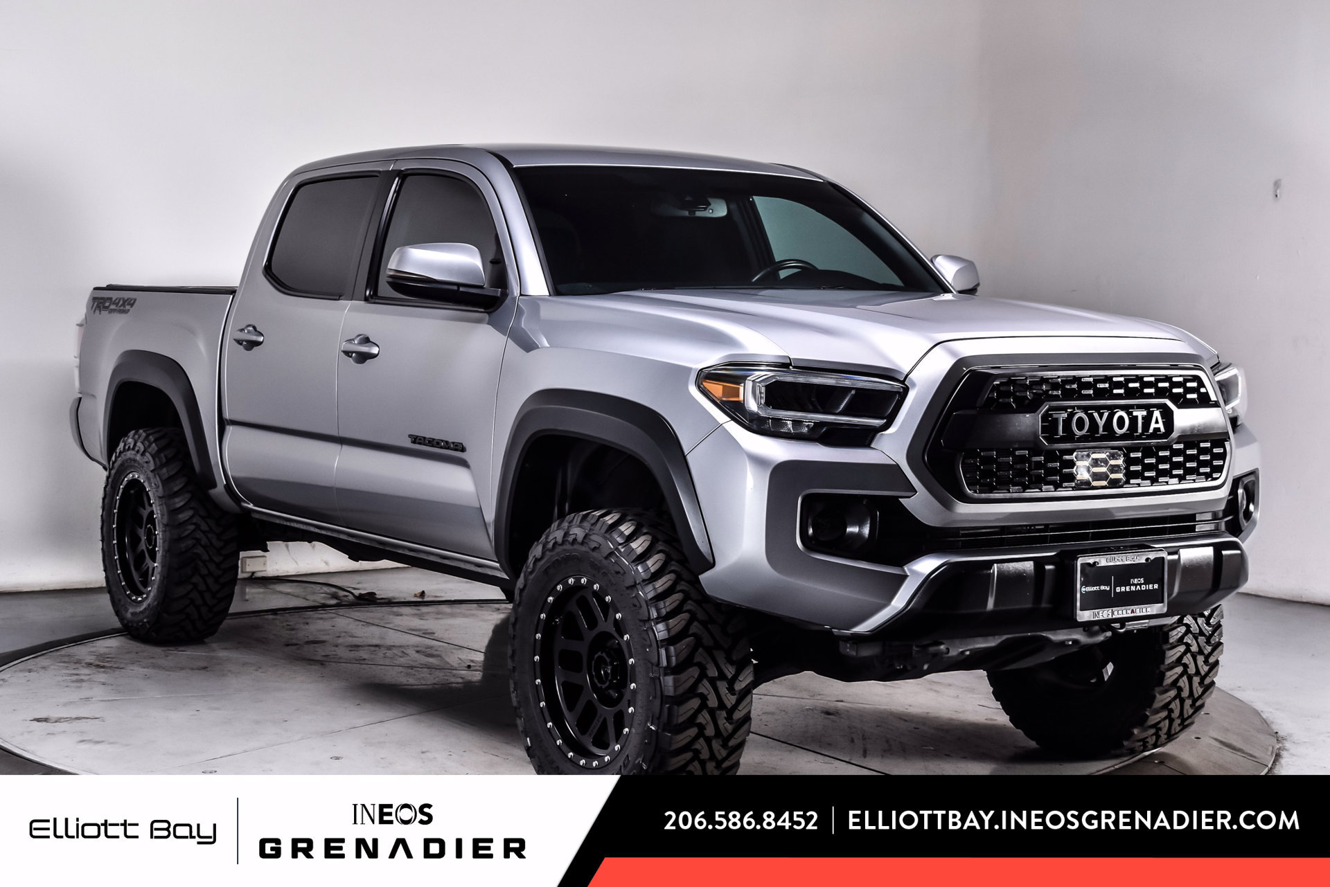 Used 2020 Toyota Tacoma TRD Off-Road w/ Technology Package AWD/4WD image 1