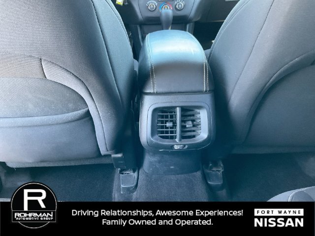 Used 2017 Jeep Cherokee Sport AWD/4WD image 28