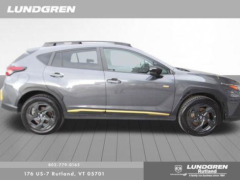 Used 2024 Subaru Crosstrek 2.5i Sport AWD/4WD image 2