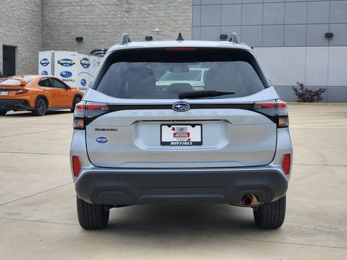 Certified 2025 Subaru Forester Premium AWD/4WD image 6