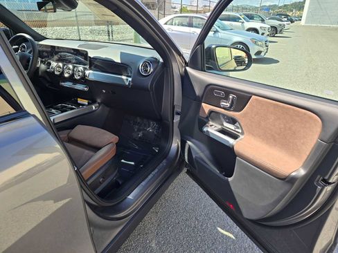 New 2026 Mercedes-Benz GLB 250 4MATIC image 22