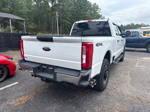 Used 2023 Ford F250 XLT w/ Snow Plow/Camper Package AWD/4WD image 7