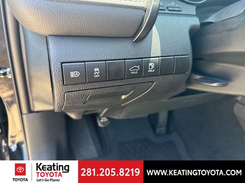 Used 2024 Toyota Camry SE FWD image 12