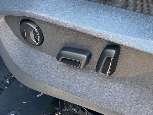 Certified 2023 Volkswagen Tiguan SE R-Line AWD/4WD image 15