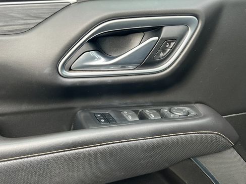 Used 2021 GMC Yukon XL SLT w/ SLT Luxury Plus Package image 11