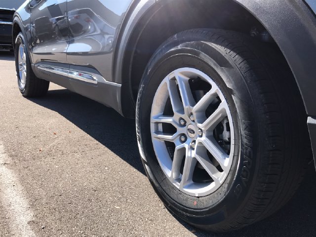 Used 2025 Ford Explorer Active AWD/4WD image 12