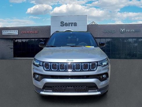 Used 2023 Jeep Compass Limited AWD/4WD image 2