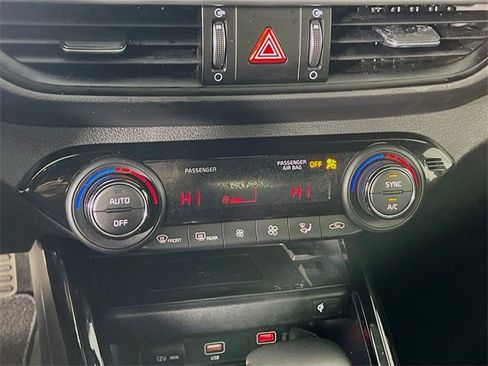 Used 2024 Kia Forte GT-Line w/ GT-Line Premium Package image 17