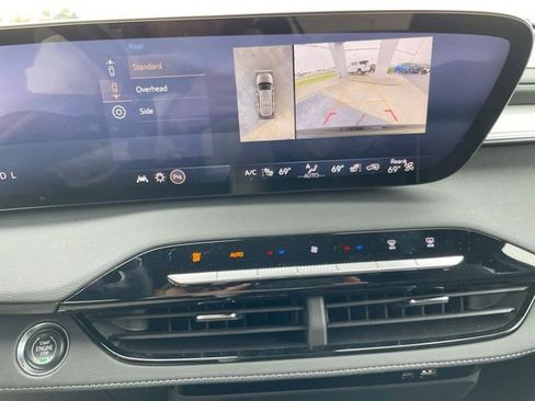 Used 2025 Buick Enclave Preferred image 24