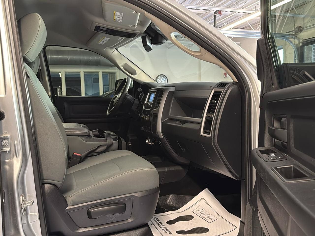 Used 2015 RAM 3500 Tradesman w/ Chrome Appearance Group AWD/4WD image 25