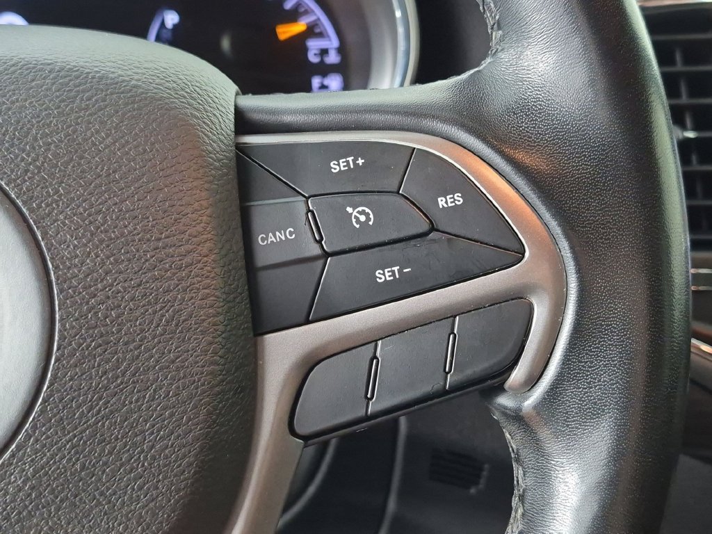 Used 2021 Jeep Grand Cherokee Laredo RWD image 19