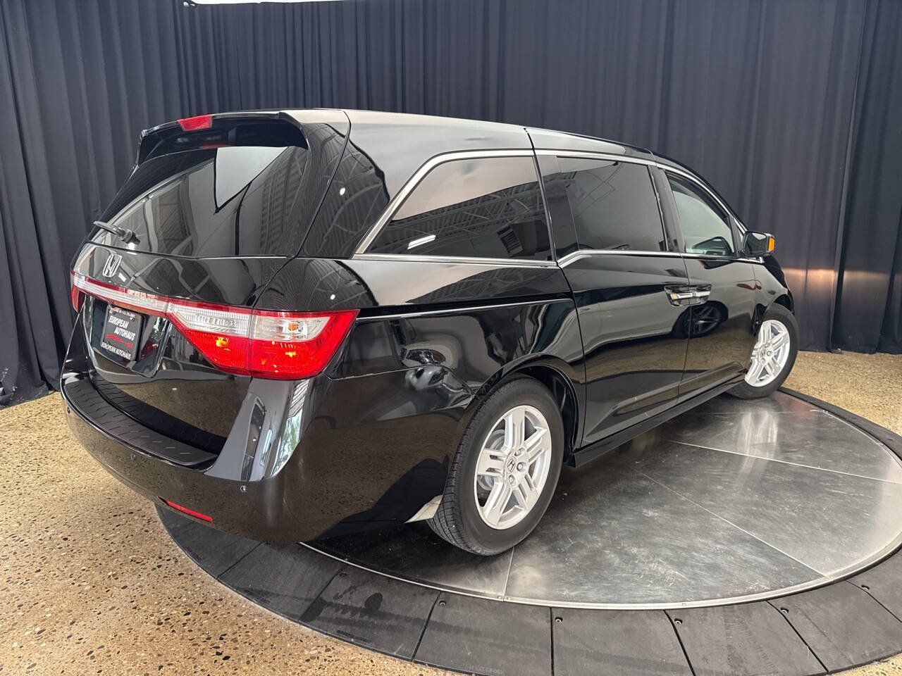 Used 2013 Honda Odyssey Touring Elite image 6