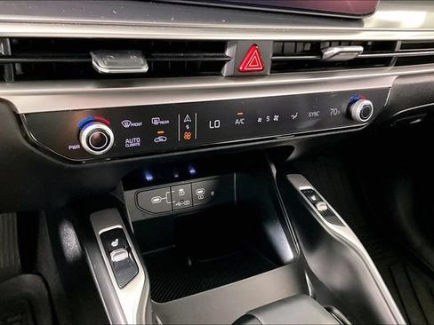 Certified 2025 Kia Sorento S w/ Panoramic Sunroof Package FWD image 14