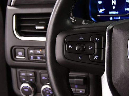 Used 2024 GMC Yukon XL SLT w/ SLT Luxury Package AWD/4WD image 21