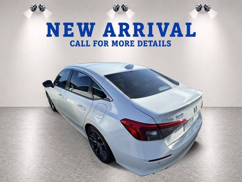 Used 2022 Honda Civic Touring image 7