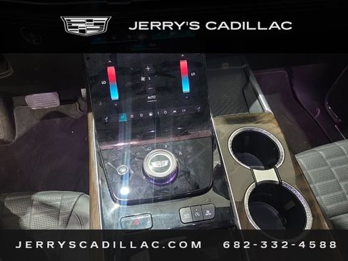 Used 2025 Cadillac Escalade Sport Platinum AWD/4WD image 12