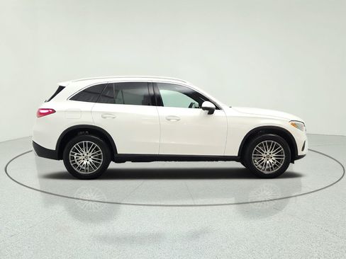 Certified 2026 Mercedes-Benz GLC 300 image 4