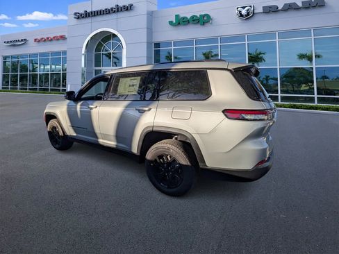 New 2025 Jeep Grand Cherokee L Laredo RWD image 5