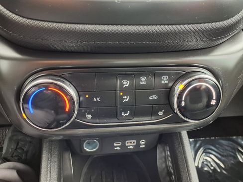 Used 2023 Chevrolet TrailBlazer LT FWD image 12