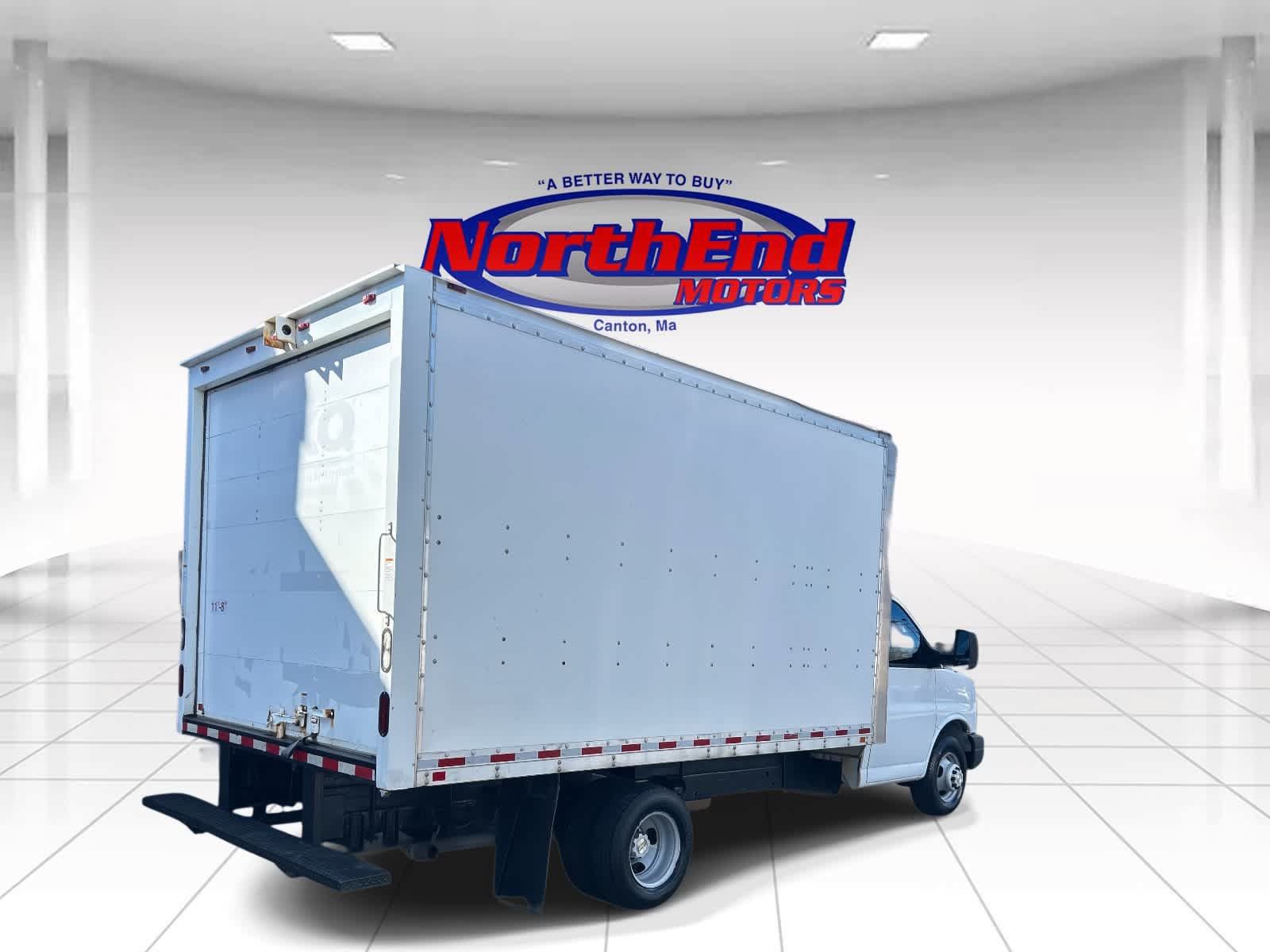 Used 2016 Chevrolet Express 3500 RWD image 3