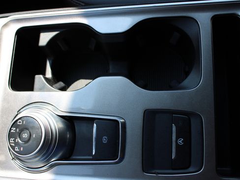 Used 2023 Ford Edge SEL image 25