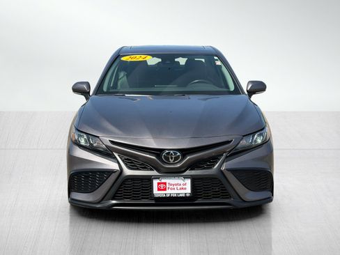 Used 2024 Toyota Camry SE w/ Cold Weather Package AWD/4WD image 8