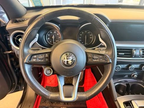 Used 2022 Alfa Romeo Stelvio Veloce AWD/4WD image 18