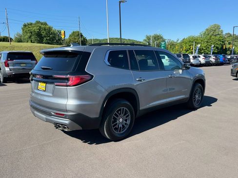 Used 2025 GMC Acadia Elevation FWD image 4