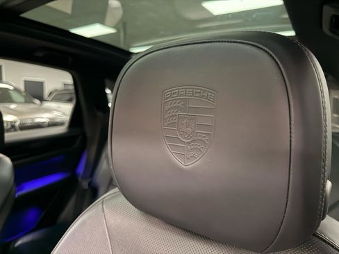 Used 2020 Porsche Cayenne image 24