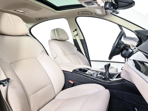 Used 2011 BMW 535i Sedan image 23