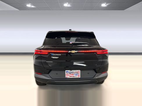 Used 2025 Chevrolet Equinox EV LT FWD image 9