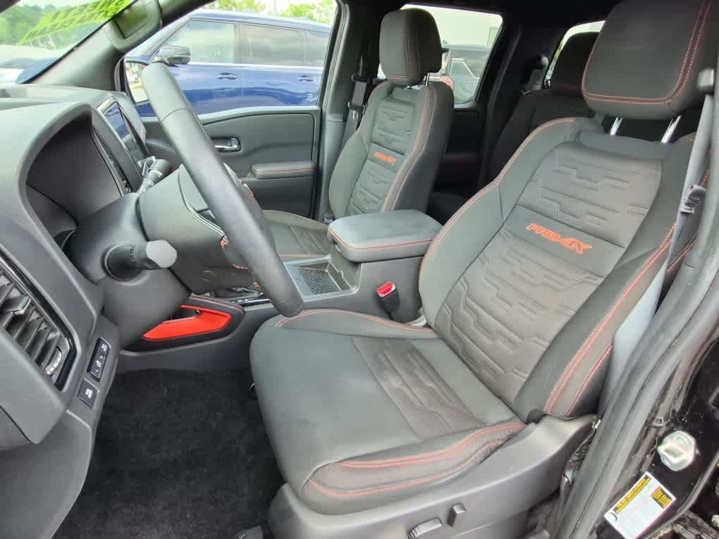 Used 2023 Nissan Frontier PRO-4X w/ Pro Convenience Package AWD/4WD image 10