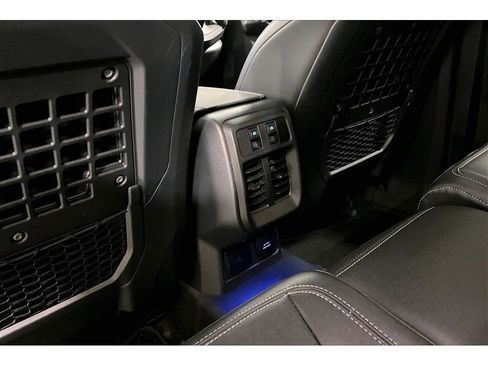 Used 2025 Ford Bronco Badlands w/ Sasquatch Package AWD/4WD image 33