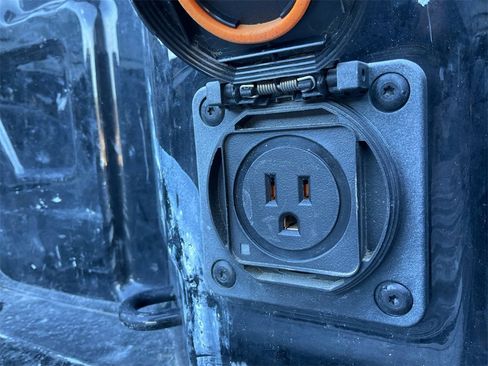 Used 2023 Chevrolet Silverado 1500 RST image 29