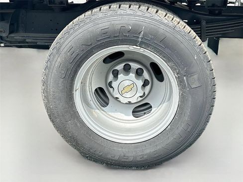 New 2024 Chevrolet Express 3500 w/ Power Convenience Package RWD image 18