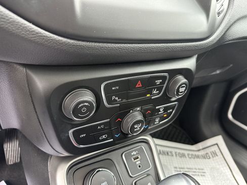 Used 2020 Jeep Compass Latitude AWD/4WD image 31