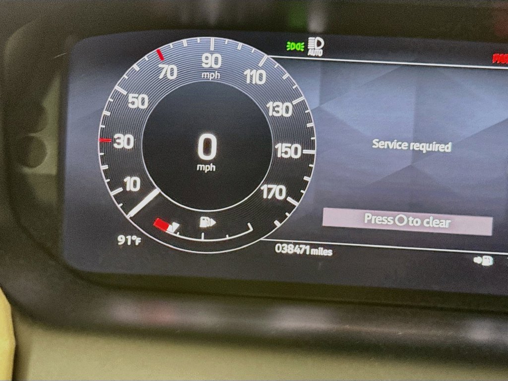 Used 2023 Land Rover Discovery Sport SE AWD/4WD image 15