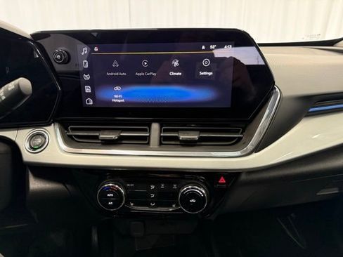 Used 2025 Chevrolet Trax LT w/ Driver Confidence Package image 19