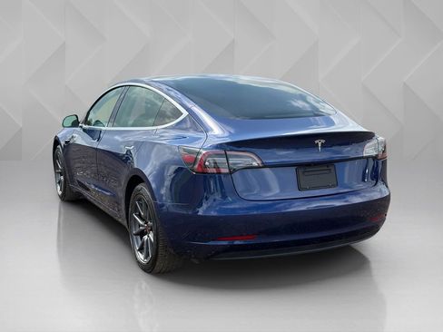 Used 2019 Tesla Model 3 Standard Range Plus image 8