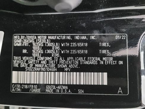 Used 2022 Toyota Highlander LE FWD image 33