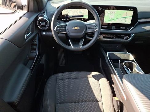 Used 2025 Chevrolet Equinox LT AWD/4WD image 11