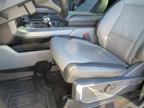 Used 2023 Ford F150 Lariat image 16