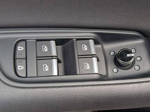 Used 2020 Audi Q8 Premium Plus AWD/4WD image 17