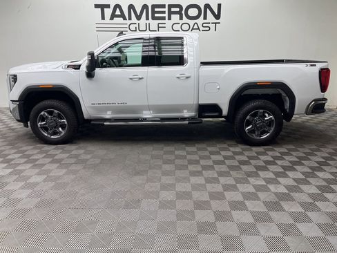 New 2026 GMC Sierra 2500 SLE AWD/4WD image 2