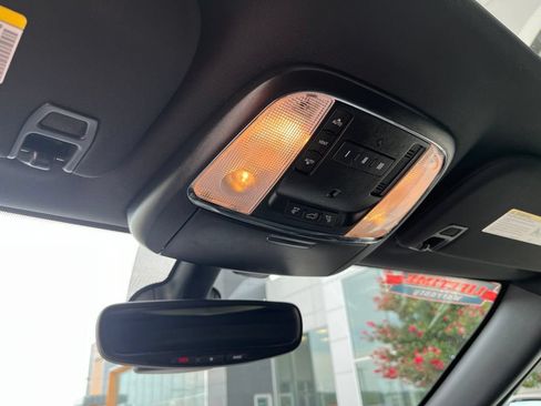 Used 2021 Jeep Grand Cherokee Limited AWD/4WD image 10